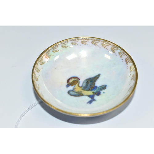 442 - A WEDGWOOD BONE CHINA LUSTRE PIN DISH, pattern no. Z4829, having a mottled blue exterior, a mother o... 