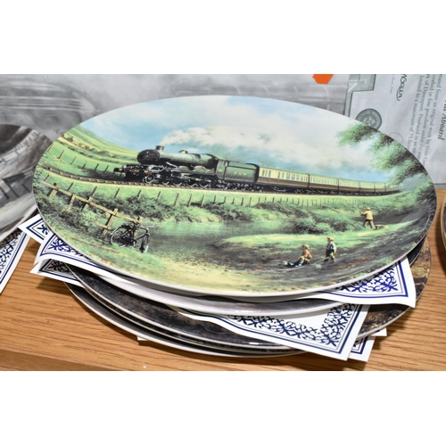 448 - TWO BOXED COUNTRY ARTIST/HORNBY 'STEAM MEMORIES' SCULPTURES AND NINE BOXED COLLECTORS PLATES, compri... 