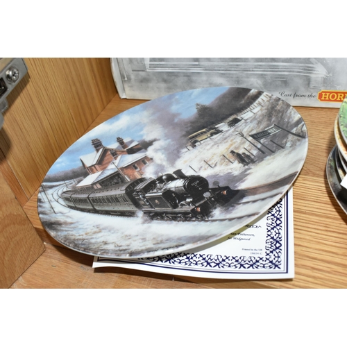 448 - TWO BOXED COUNTRY ARTIST/HORNBY 'STEAM MEMORIES' SCULPTURES AND NINE BOXED COLLECTORS PLATES, compri... 