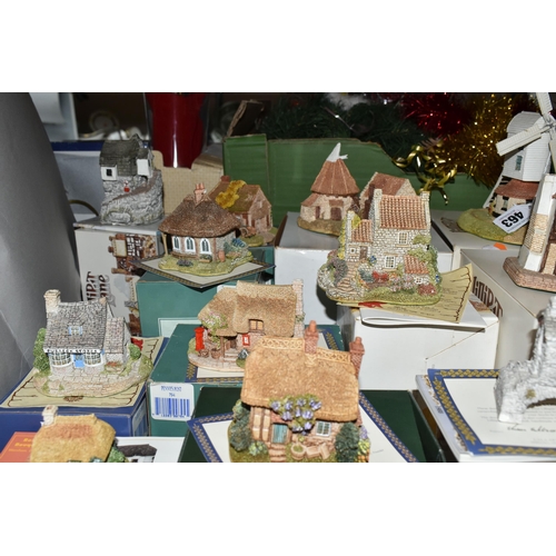 463 - A COLLECTION OF BOXED LILLIPUT LANE SCULPTURES, all with deeds except where mentioned, comprising 'C... 