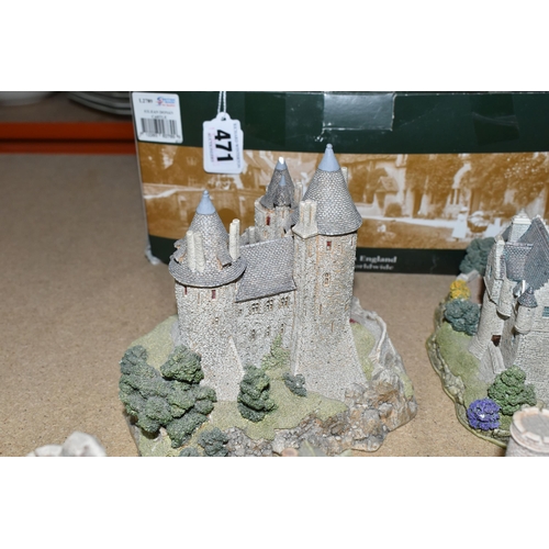 471 - FOUR LILLIPUT LANE HISTORIC CASTLES OF BRITAIN AND A BOXED SCOTTISH EILEAN DONAN CASTLE, comprising ... 