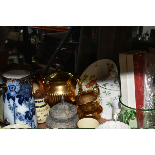 506 - THREE BOXES OF ORNAMENTS AND COLLECTOR'S PLATES, to include eight Wedgwood for Spink Modern Collecti... 