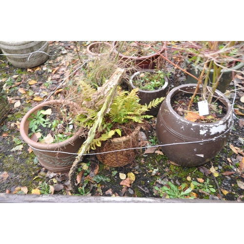 1026 - A SELECTION OF VARIOUS PLANT POTS, to include two glazed pots, three terracotta pots, etc (9)