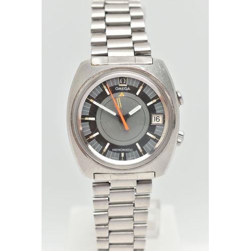 3 - AN OMEGA SEAMASTER MEMOMATIC STAINLESS STEEL WRISTWATCH, with automatic movement, circular grey and ... 