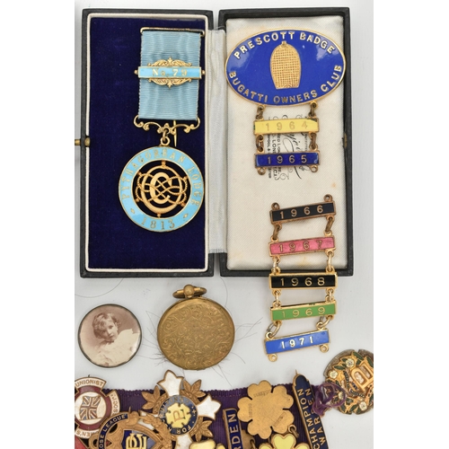 134 - MASONIC MEDALS AND OTHER ITEMS, to include a boxed silver 1914-1918 Masonic medal, engraved to the r... 