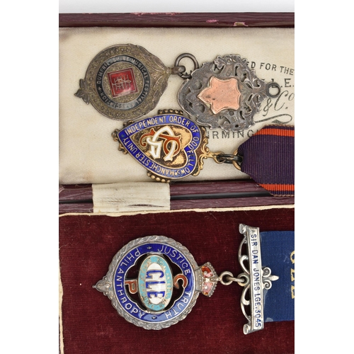 92 - ASSORTED MEDALS, to include a boxed enamel 'Justice Truth Philanthropy' Sir Dan Jones LGE. 3045, fit... 