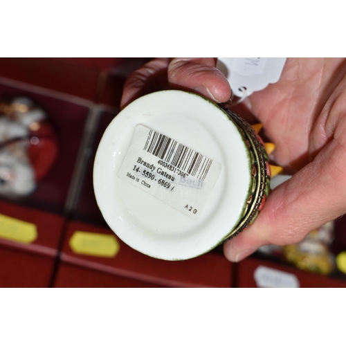 378 - A COLLECTION OF BOXED VILLEROY & BOCH PORCELAIN CHRISTMAS BAUBLES AND BOXED TRINKET BOXES, comprisin... 