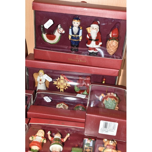 422 - A COLLECTION OF BOXED VILLEROY & BOCH PORCELAIN CHRISTMAS DECORATIONS, comprising Nostalgic Ornament... 