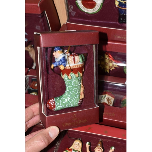 422 - A COLLECTION OF BOXED VILLEROY & BOCH PORCELAIN CHRISTMAS DECORATIONS, comprising Nostalgic Ornament... 