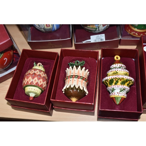 424 - A COLLECTION OF BOXED VILLEROY & BOCH PORCELAIN CHRISTMAS BAUBLES, comprising ten different Winter O... 