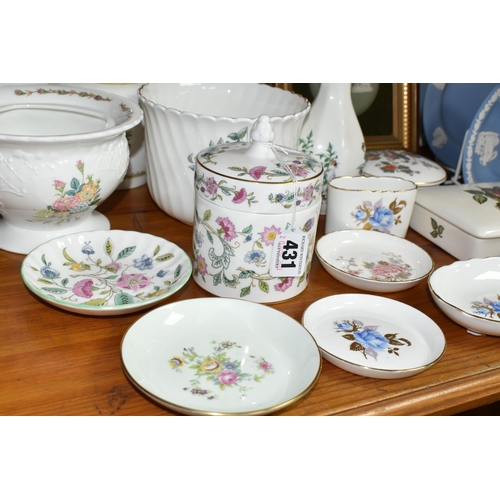 431 - A GROUP OF NAMED CERAMICS, to include nine pieces of Wedgwood Jasperware, to include a pink heart sh... 