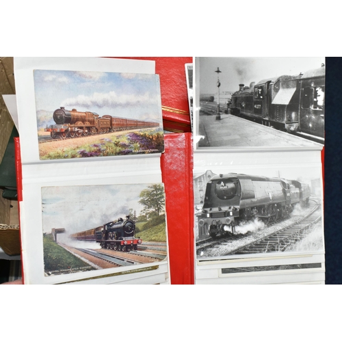 439 - A COLLECTION OF RAILWAY LOCOMOTIVE POSTCARDS, majority are early to mid-20th Century showing a wide ... 