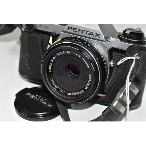 498 - A PENTAX ME 35MM CAMERA, fitted with a Pentax f2.8 40mm lens, cased (1) (Condition Report: generally... 