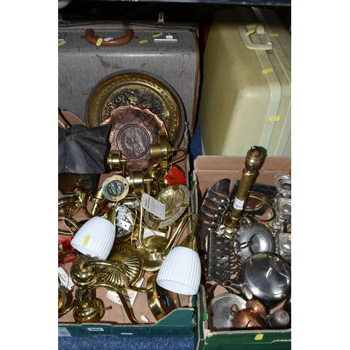 552 - TWO BOXES OF METALWARE, to include stainless steel tea ware, Oberoi Brothers gilt metal wall lights,... 