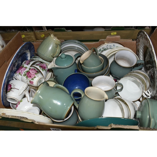 566 - SIX BOXES OF TEA AND DINNER WARES ETC, to include green Denby Stoneware, Stanley rose pattern tea wa... 