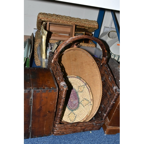 583 - A BOX AND LOOSE SEWING MACHINE, KNITTING ITEMS, BASKETS AND TREEN, to include a cased Singer sewing ... 