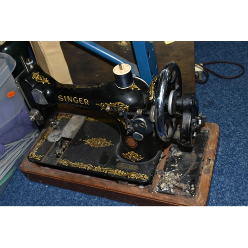 583 - A BOX AND LOOSE SEWING MACHINE, KNITTING ITEMS, BASKETS AND TREEN, to include a cased Singer sewing ... 