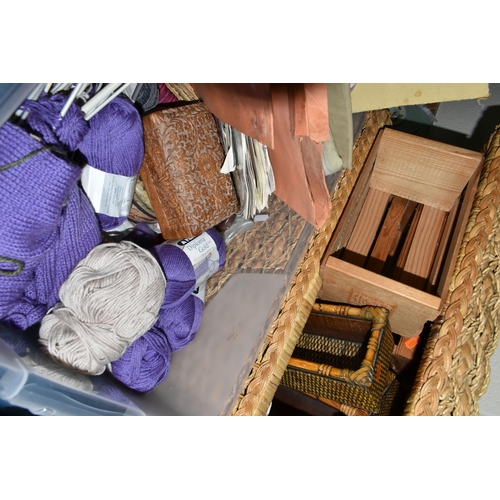 583 - A BOX AND LOOSE SEWING MACHINE, KNITTING ITEMS, BASKETS AND TREEN, to include a cased Singer sewing ... 