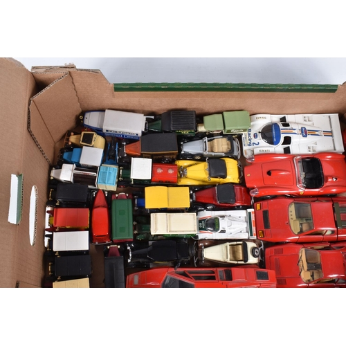 50 - A QUANTITY OF BOXED AND UNBOXED MODERN DIECAST VEHICLES, to include boxed Lledo Days Gone including ... 