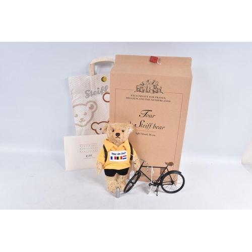 58 - A BOXED STEIFF LIMITED EDITION TOUR DE STEIFF TEDDY BEAR 2004, No.661570, light blonde mohair bear w... 