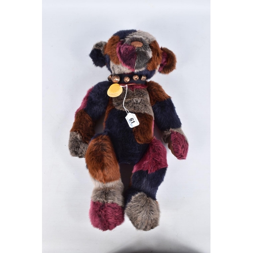 61 - AN UNBOXED CHARLIE BEARS TEDDY BEAR 'Oodles', No.CB131343, designed by Isabell Lee, appears complete... 