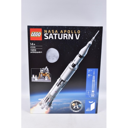 101 - AN UNOPENED BOXED LEGO IDEAS 017 NASA APOLLO SATURN V SET, numbered 21309, noted to include 1969 pie... 