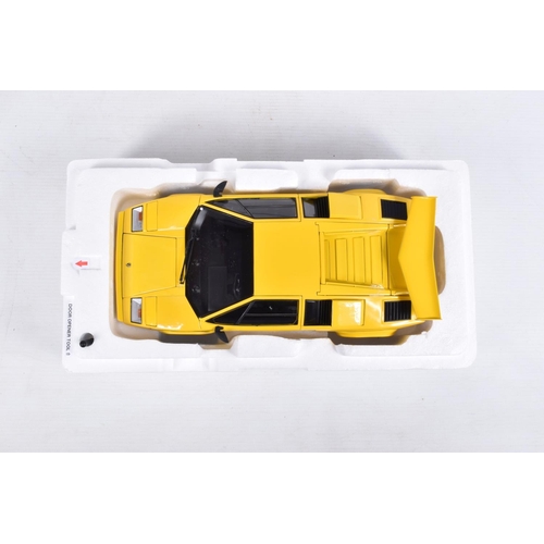 109 - A BOXED KYOSHO 1:18 SCALE LAMBORGHINI COUNTACH LP5000S 1:18 SCALE DIECAST MODEL VEHICLE, numbered 08... 