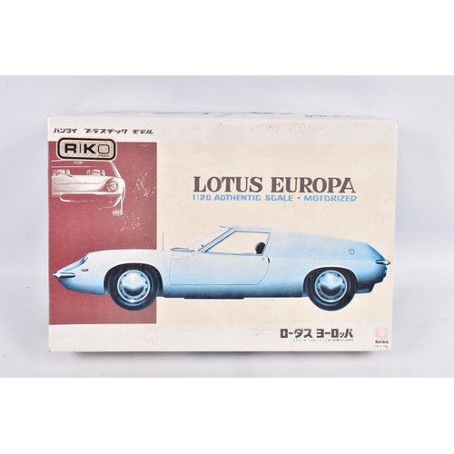 144 - THREE UNBUILT MODEL KITS, to include a Tamiya Series  No.5 Matra MS11 F1 1:12 scale unbuilt set, FA-... 