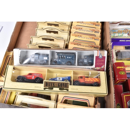 169 - A COLLECTION OF BOXED LLEDO 'DAYS GONE' AND CORGI CAMEO DIECAST VEHICLES, assorted Lledo to include ... 