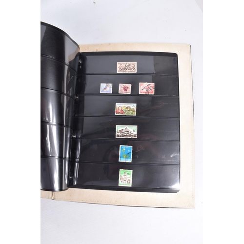 371 - LARGE COLLECTION OF MODERN GB STAMPS AND FDCS, we note largely comprehensive range of Presentation p... 