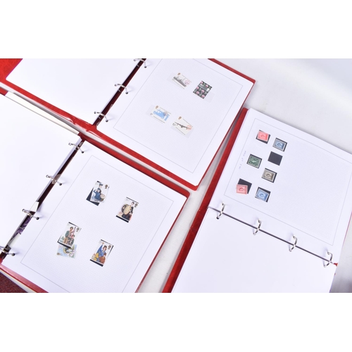 371 - LARGE COLLECTION OF MODERN GB STAMPS AND FDCS, we note largely comprehensive range of Presentation p... 