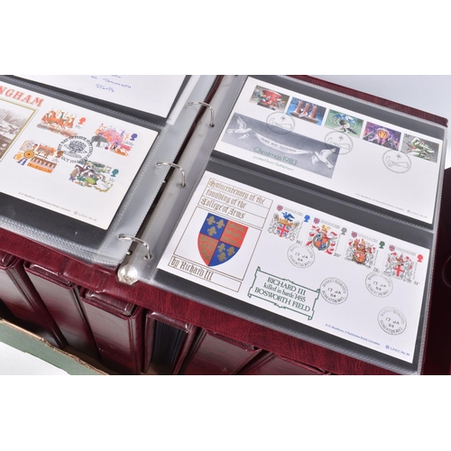 371 - LARGE COLLECTION OF MODERN GB STAMPS AND FDCS, we note largely comprehensive range of Presentation p... 