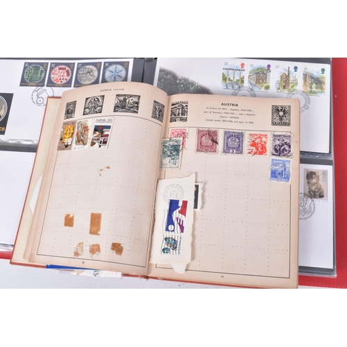 372 - COLLECTION OF MAINLY GB FDCs AND PRESENTATION PACKS WITH THE ODD BOOKLET TOO, main value in 1935 3/-... 