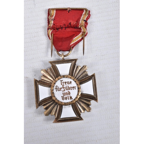 424 - A GERMAN THIRD REICH NSDAP 25 YEAR SERVICE MEDAL, this award is a Dienstauszeichnung der NSDAP 25 Ja... 