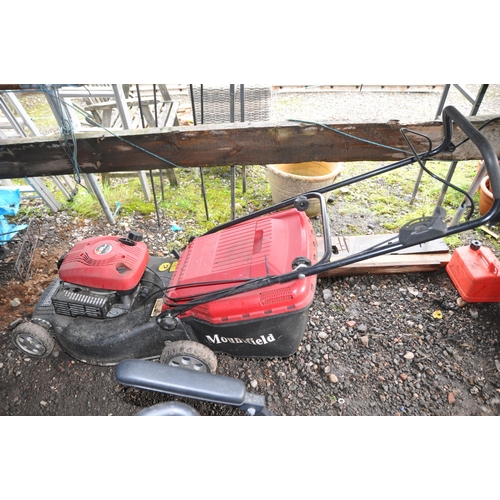 1040 - A MOUNTFIELD SP534 SELF PROPELLED PETROL LAWN MOWER with grass box (engine pulls freely but hasn't s... 