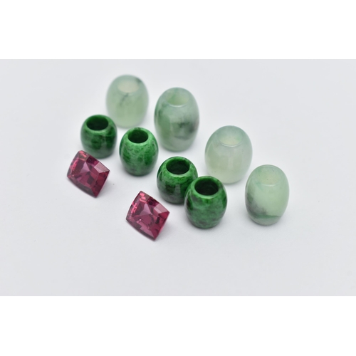 59 - A SMALL BOX OF LOOSE GEMSTONES, to include four dyed jade barrel shape beads, measuring approximatel... 