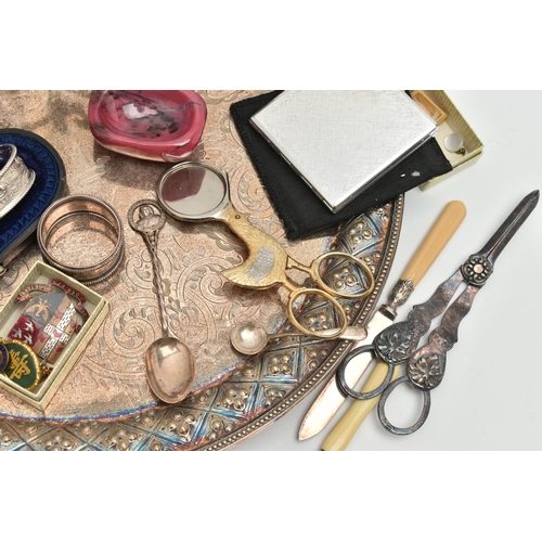 146 - A BOX OF ASSORTED SILVER AND WHITE METAL ITEMS, to include a cased set of two silver napkin rings, o... 