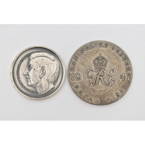 162 - A SMALL BOX CONTAINING TWO WHITE METAL MEDALS, to include a 38mm Medal of George VI and his Queen to... 