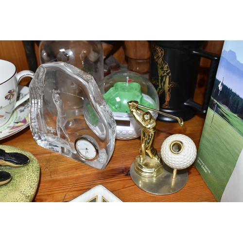 356 - A GROUP OF GOLFING RELATED ITEMS, to include a Stuart Crystal round decanter with golfer design, a D... 