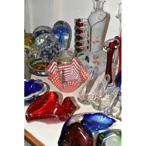 361 - A GROUP OF DECORATIVE GLASS WARES, to include a G. Durand French clear and burgundy vase, a collecti... 