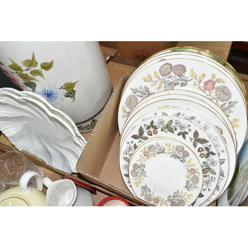 393 - TWO BOXES OF CERAMICS, to include a Wedgwood 'Nautilus Collection' trinket dish, a boxed 100ml bottl... 