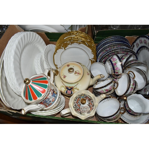 410 - FIVE BOXES AND LOOSE CERAMICS AND GLASS WARE, to include a TG Green Cornish Ware mixing bowl, Sadler... 