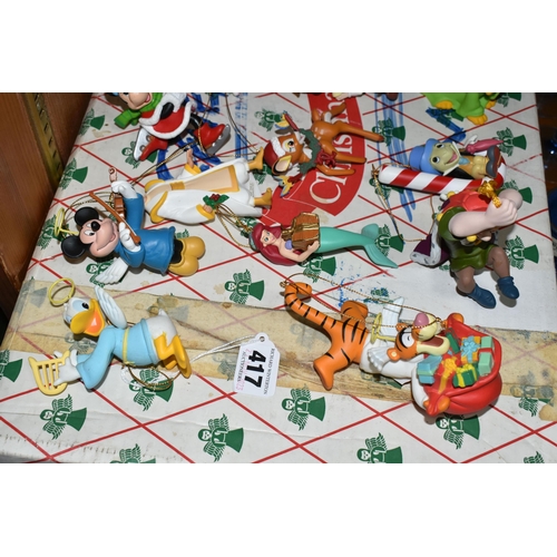 417 - EIGHTEEN DISNEY CHRISTMAS DECORATIONS, mostly boxed, comprising Mickey Mouse, Minnie Mouse (end of n... 