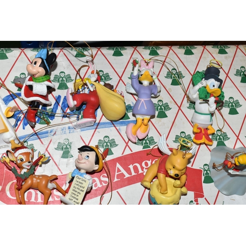 417 - EIGHTEEN DISNEY CHRISTMAS DECORATIONS, mostly boxed, comprising Mickey Mouse, Minnie Mouse (end of n... 