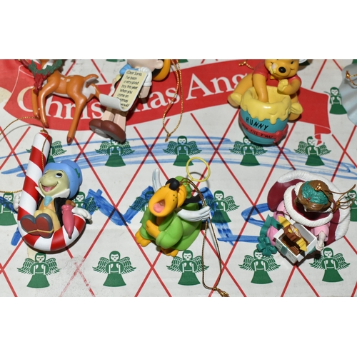 417 - EIGHTEEN DISNEY CHRISTMAS DECORATIONS, mostly boxed, comprising Mickey Mouse, Minnie Mouse (end of n... 