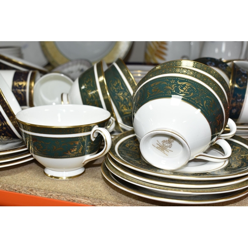 421 - A GROUP OF ASSORTED DINNER WARES, comprising a Royal Doulton Dorchester H5148 part dinner service, o... 