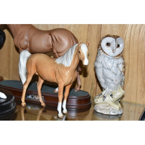 498 - SIX ROYAL DOULTON / BESWICK HORSES / PONIES AND TWO BESWICK OWL LIQUEUR FLASKS, the horses and ponie... 