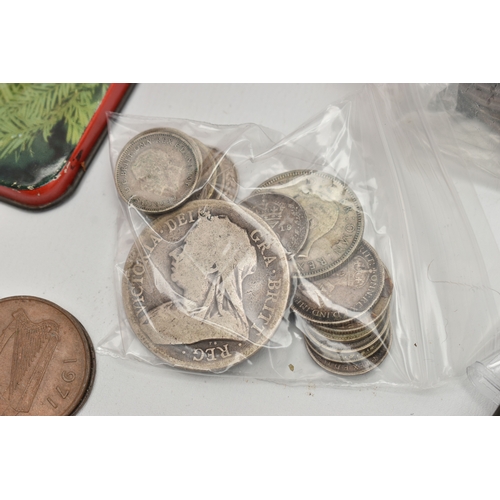 164 - A PLASTIC TRAY CONTAINING MIXED COINAGE, BANKNOTES AND COMMEMORATIVES, to include an Edward VII Flor... 