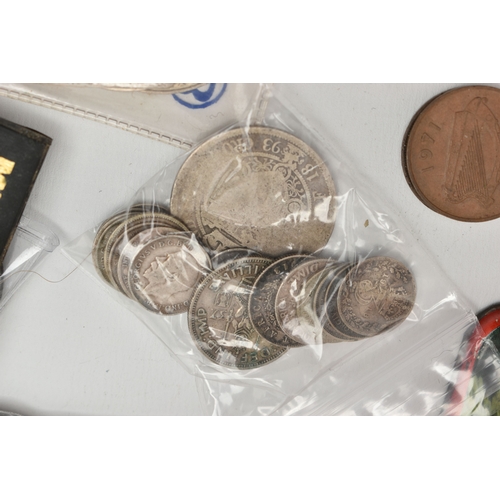 164 - A PLASTIC TRAY CONTAINING MIXED COINAGE, BANKNOTES AND COMMEMORATIVES, to include an Edward VII Flor... 