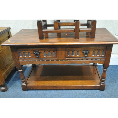 1261 - A SELECTION OF OAK OCCASIONAL FURNITURE, to include a 20th century blanket chest, width 92cm x depth... 